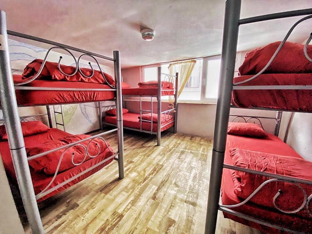 Lola Backpacker'S Hostel อิสตันบูล ภายนอก รูปภาพ