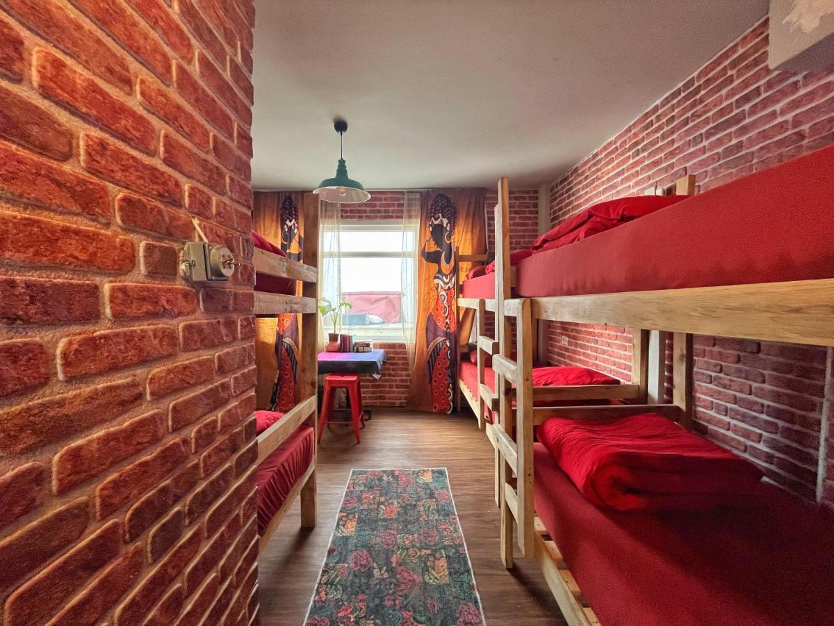 Lola Backpacker'S Hostel อิสตันบูล ภายนอก รูปภาพ